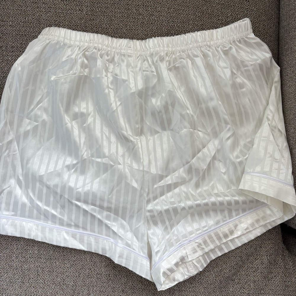 Women's White Striped Sleepwear Set - Picture 6 of 9